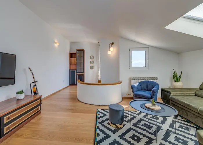 Opera Διαμέρισμα *