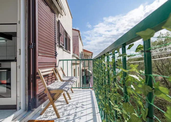 Opera Διαμέρισμα