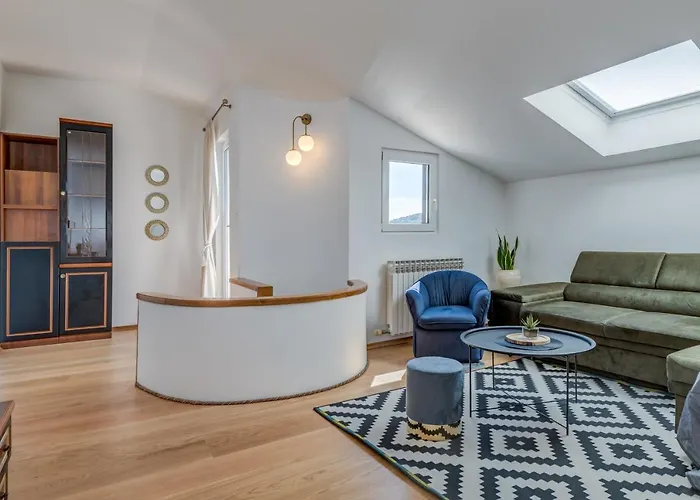 Διαμέρισμα Opera *