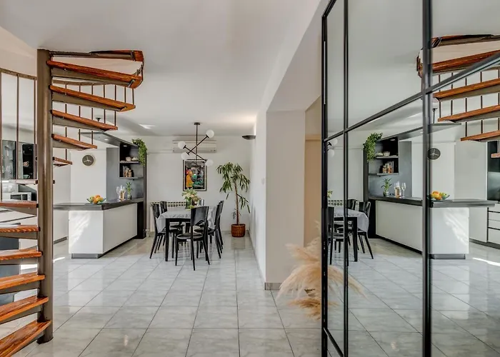 Opera Διαμέρισμα *